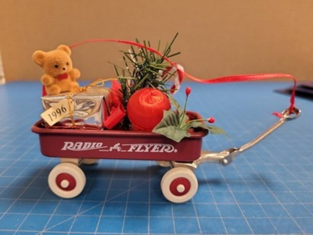 Radio Flyer Wagon 1996 Christmas Ornament Holiday Decoration Tree Decor Red